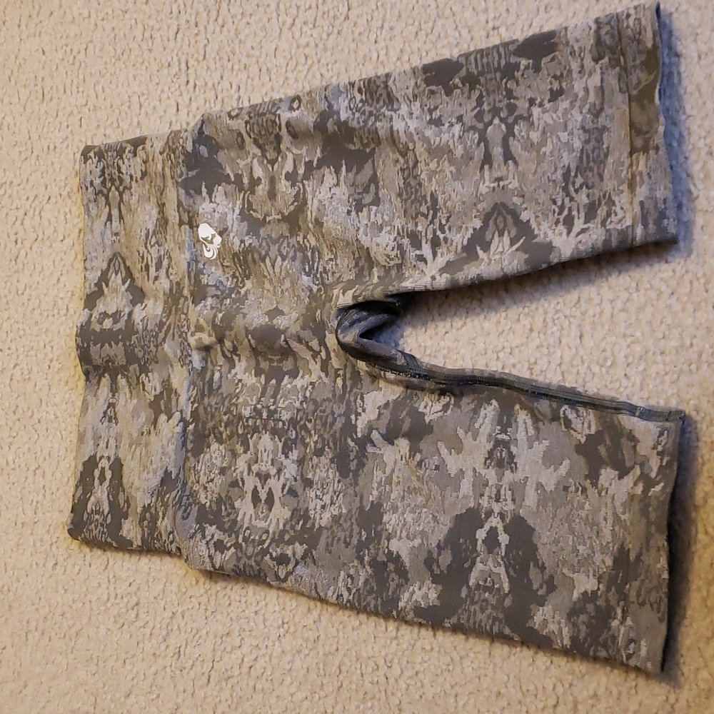 Women's Best camo seamless shorts